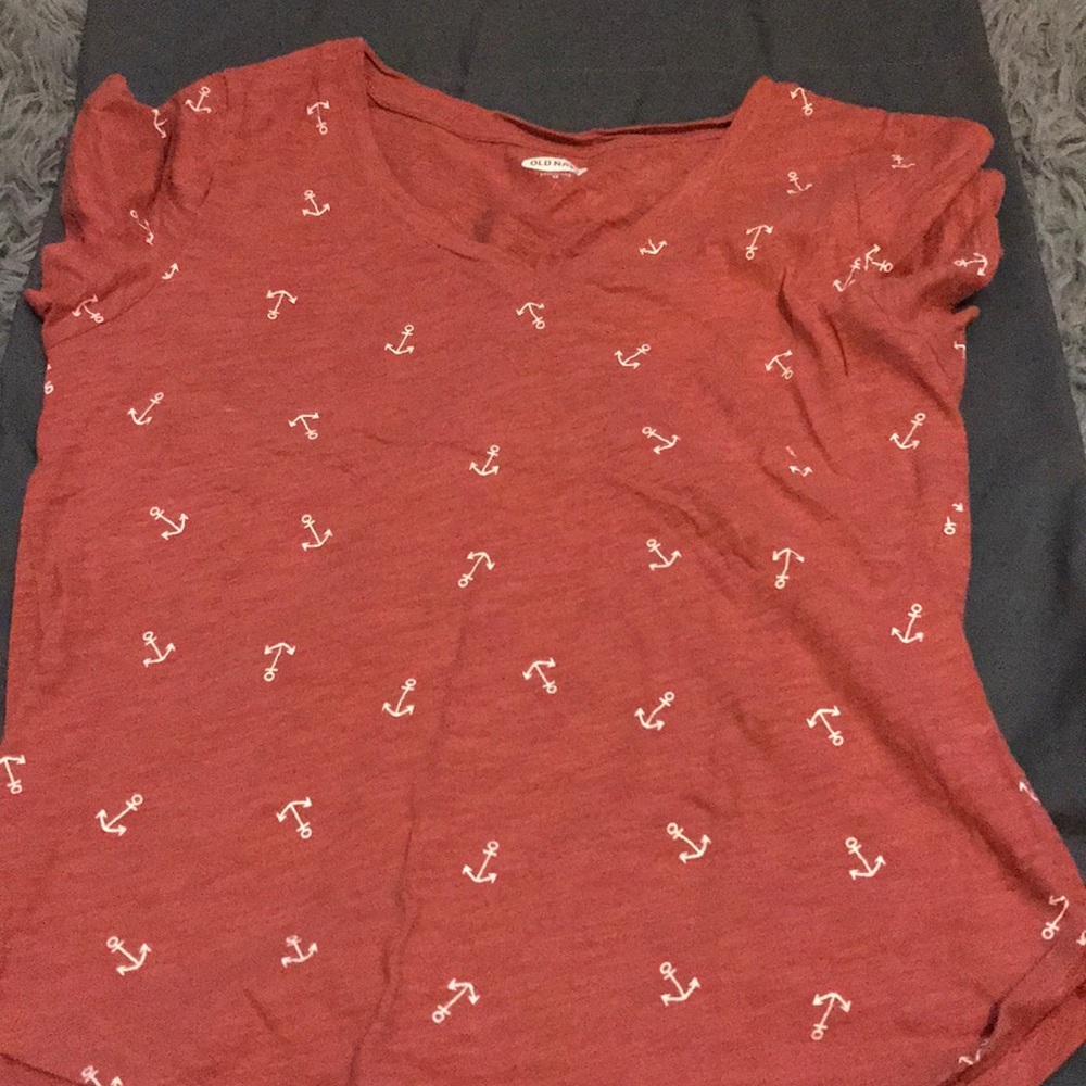 Old navy tee